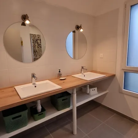 Maison Moderne 6 Pers, Et Internet A 900m, Animaux Acceptes - Fr-1-775-4